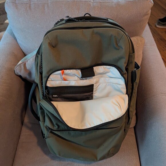 Pakt The Travel back pack - Picture 4 of 8
